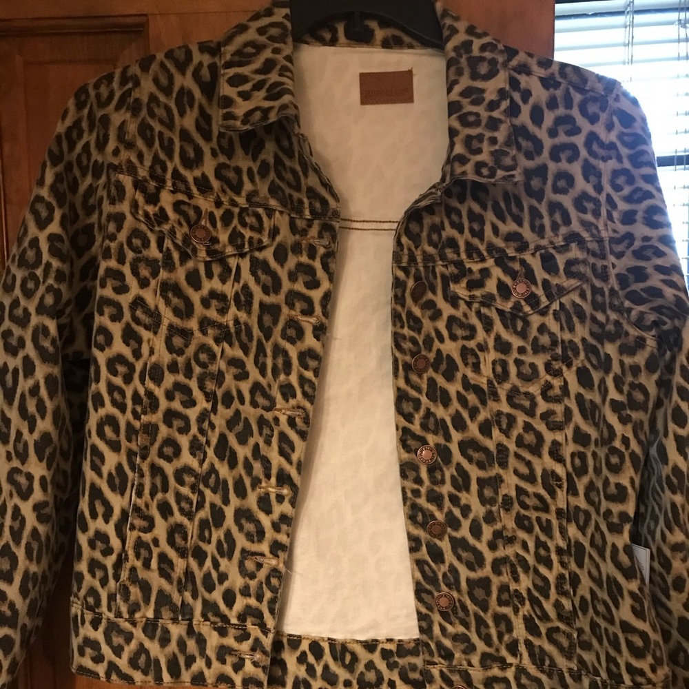 Ladies Leopard Print Jacket